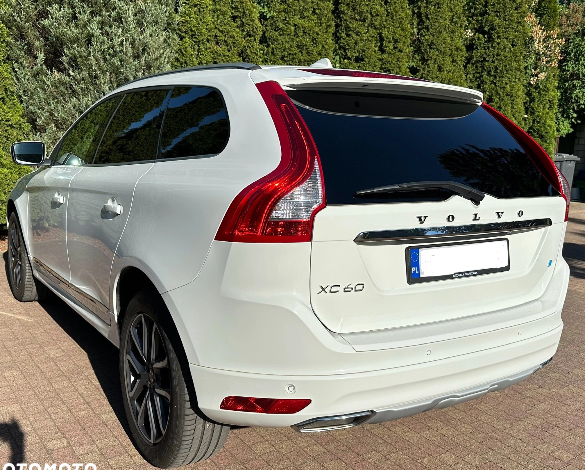 Volvo XC 60 cena 125000 przebieg: 159900, rok produkcji 2017 z Warszawa małe 497